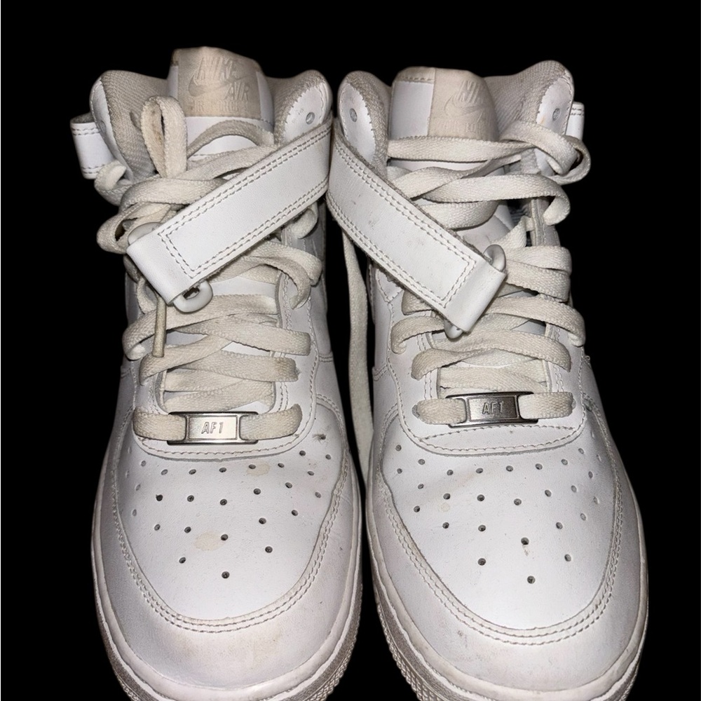 Nike White High-Top Sneakers with Strap size 7y